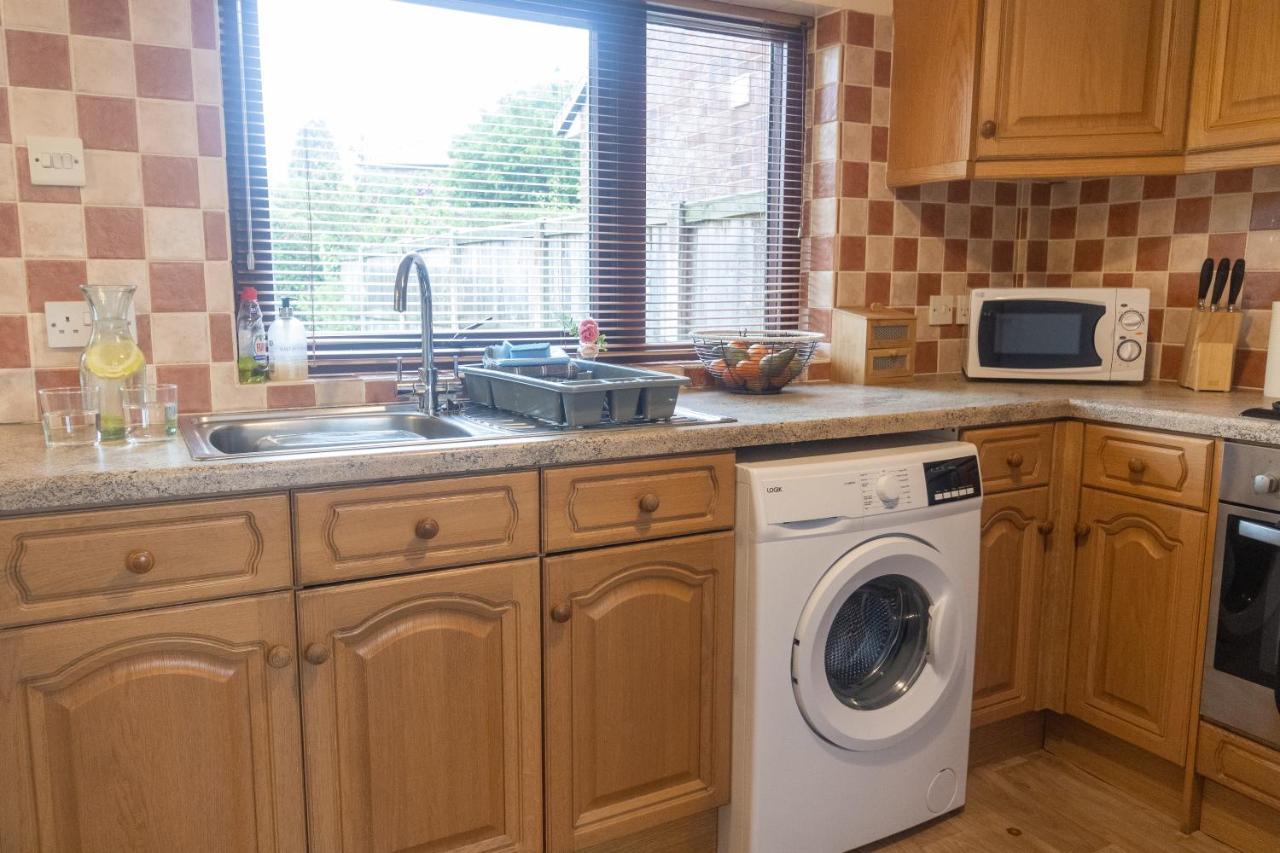 Apartmán Adrian House, Near Hospital, Easy Parking + Garden Carlisle  Exteriér fotografie