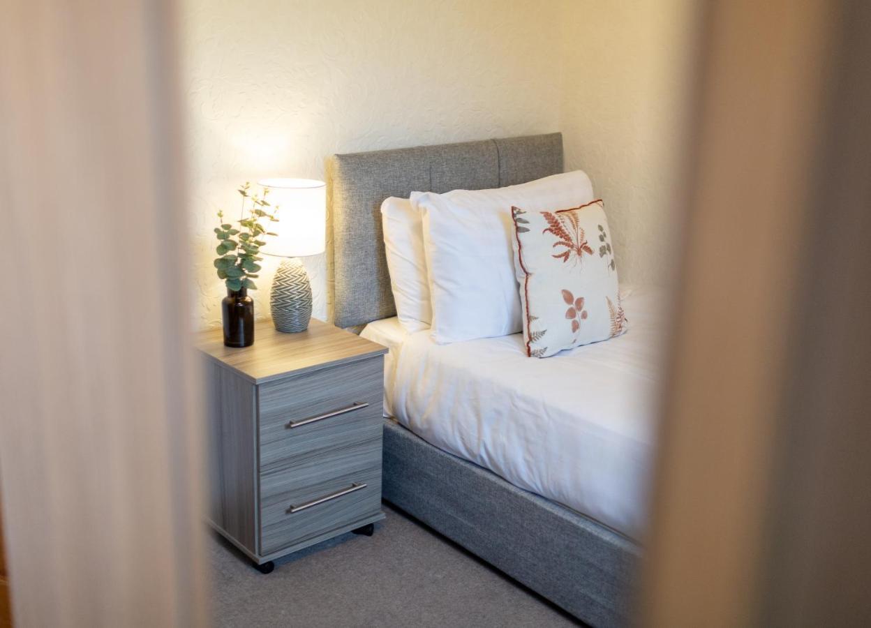 Apartmán Adrian House, Near Hospital, Easy Parking + Garden Carlisle  Exteriér fotografie
