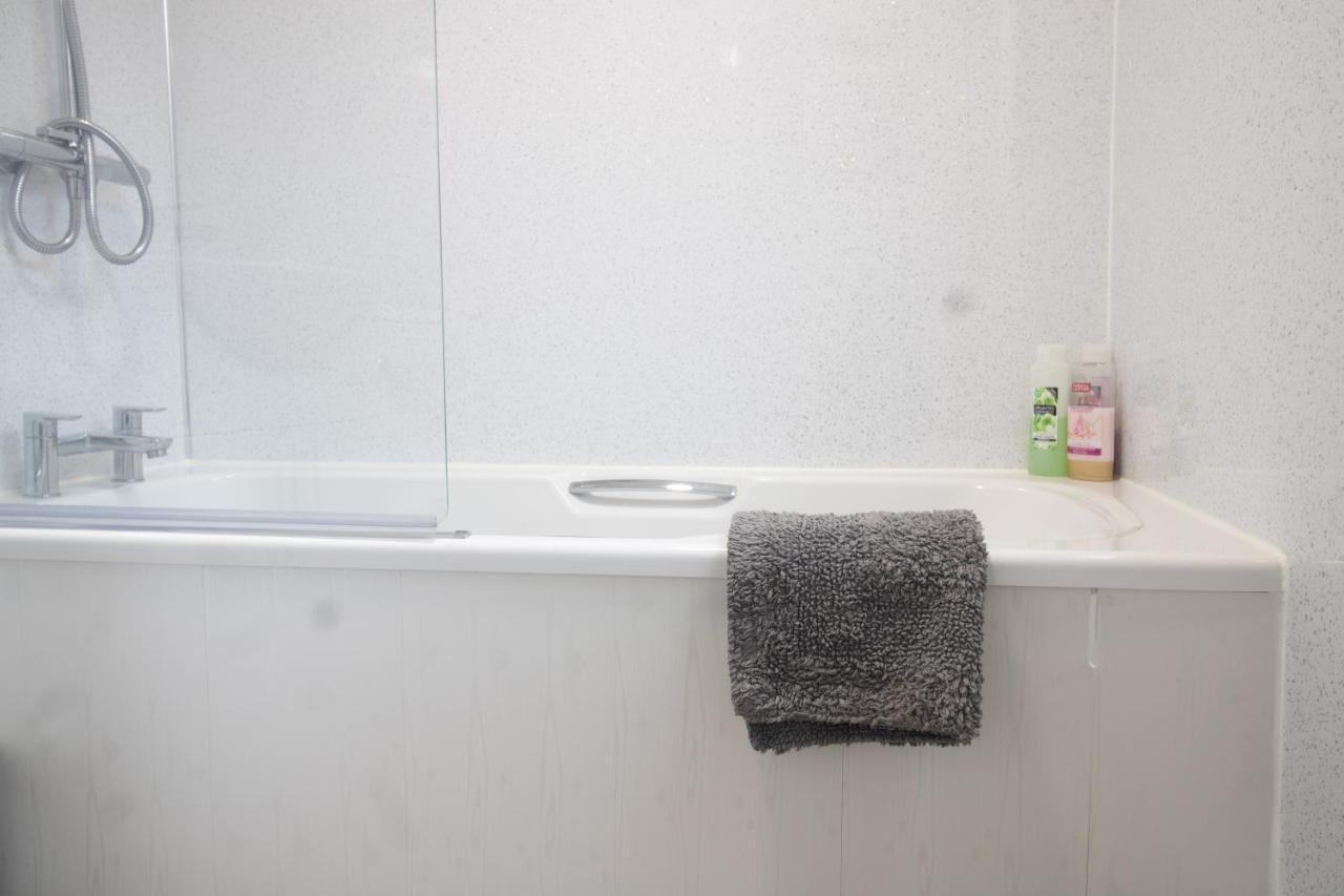 Apartmán Adrian House, Near Hospital, Easy Parking + Garden Carlisle  Exteriér fotografie