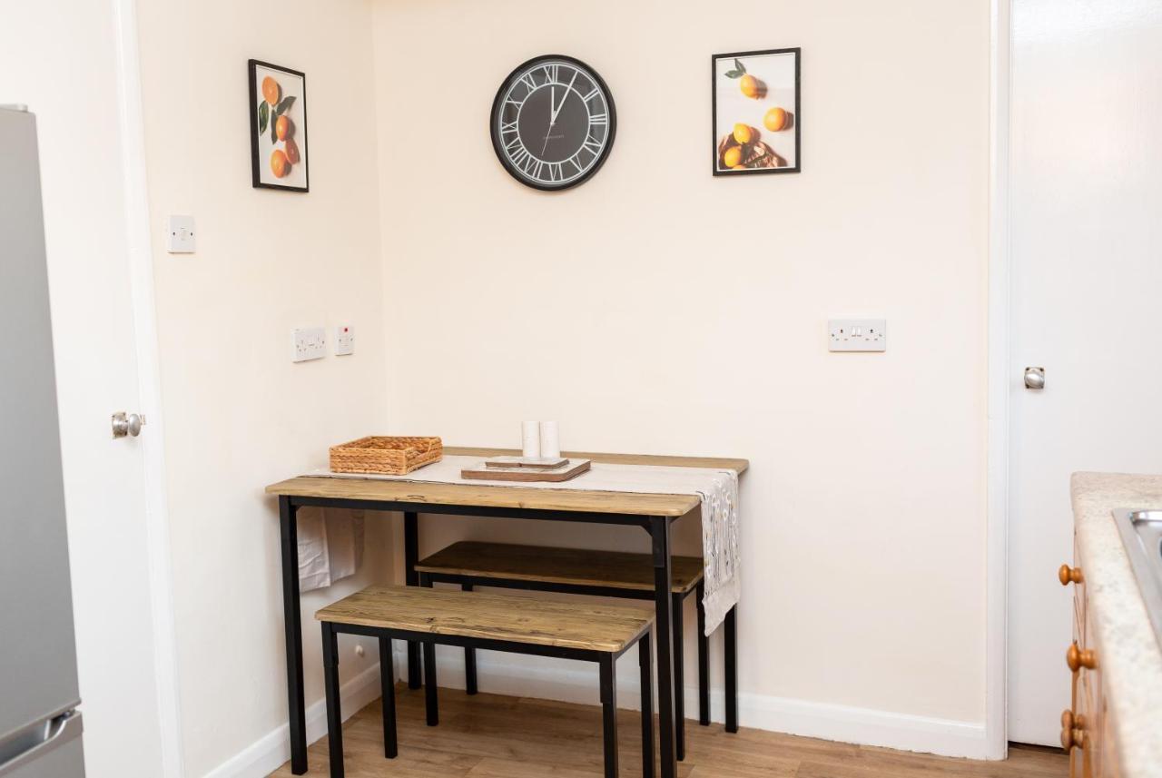 Apartmán Adrian House, Near Hospital, Easy Parking + Garden Carlisle  Exteriér fotografie